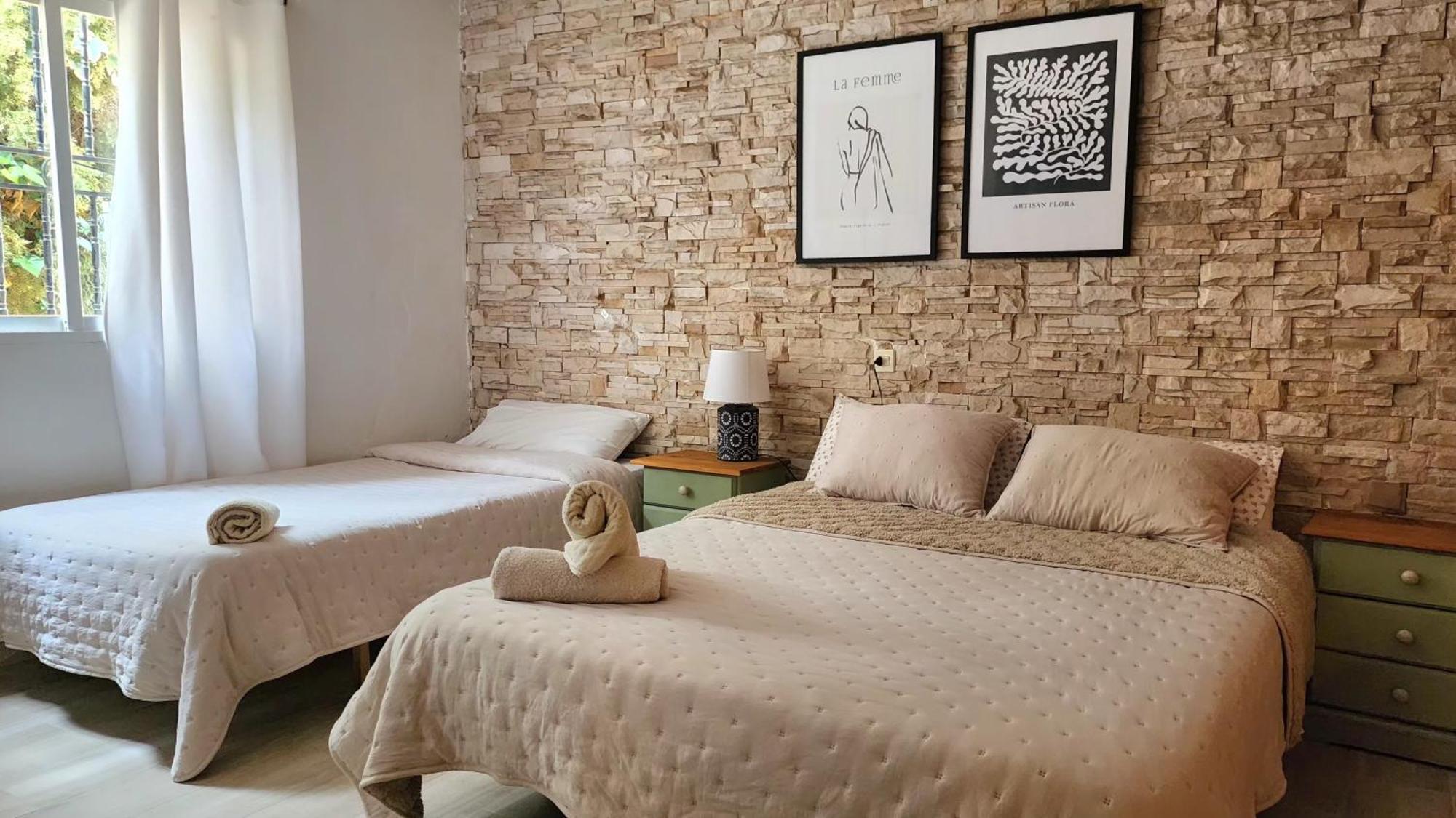 Bakit House - Casa Rural Con Piscina 아길라스 외부 사진